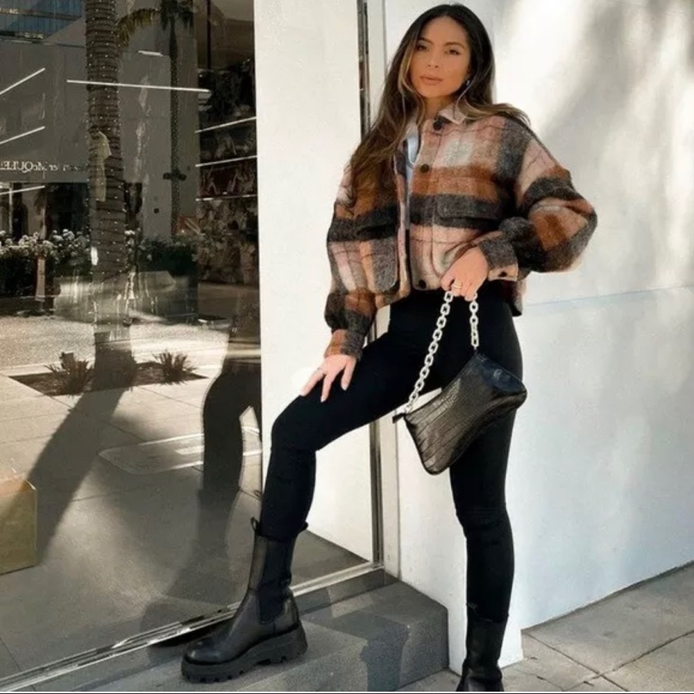 🔴SOLD🔴 ZARA CROPPED PLAID JACKET - Picture 4 of 8